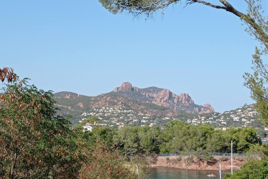 Maison Au Calme Avec Jardin Et Piscine Saint Raphael Dış mekan fotoğraf