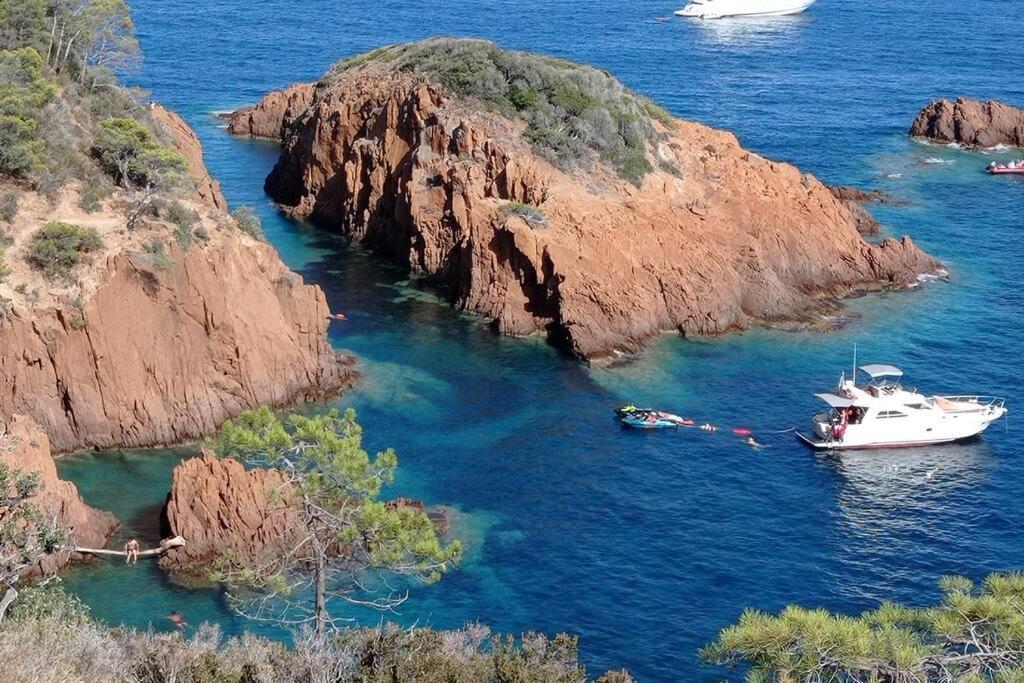 Maison Au Calme Avec Jardin Et Piscine Saint Raphael Dış mekan fotoğraf